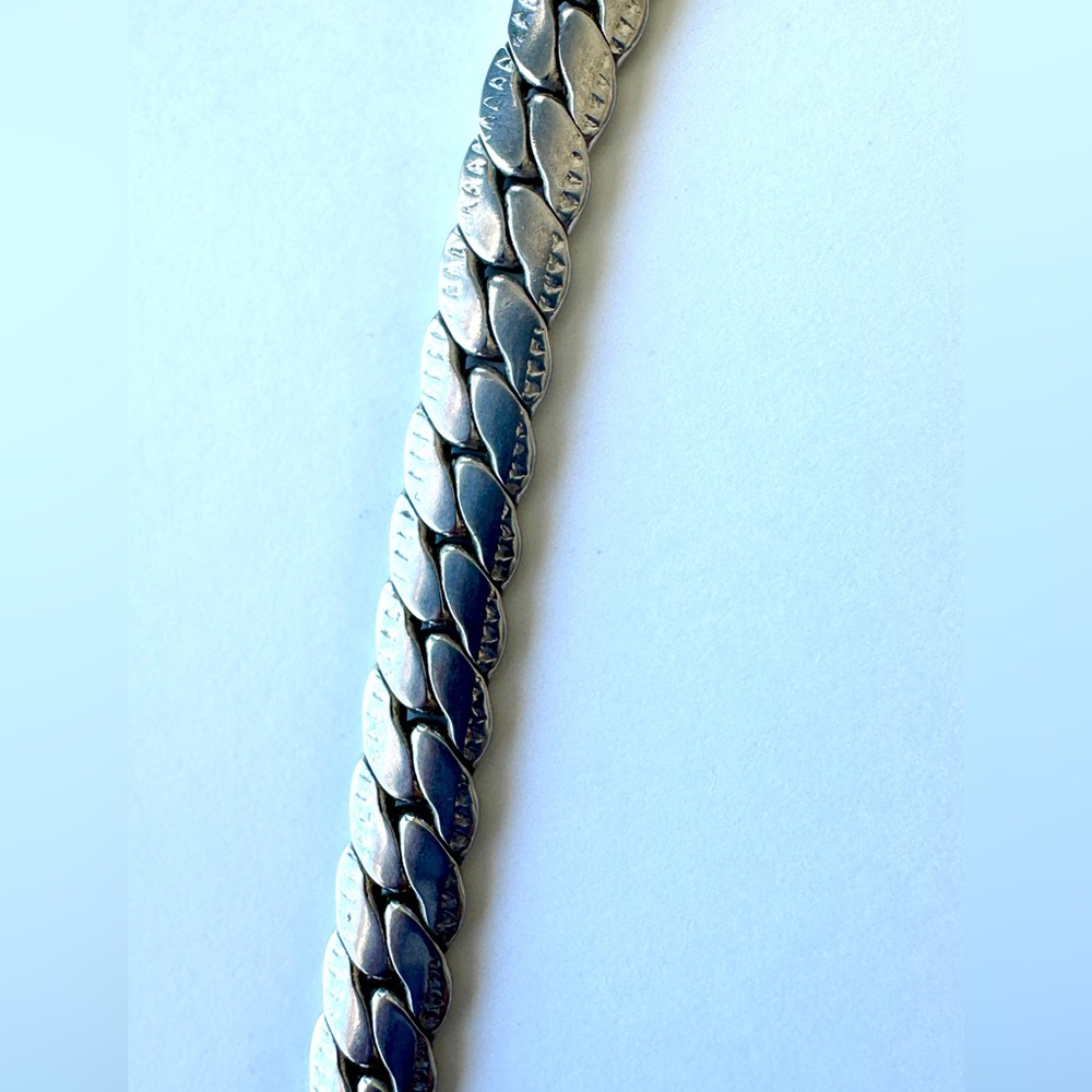 Cuban Curb Link 28 inch Chain Stainless Steel 31gm weight Unisex but masculine